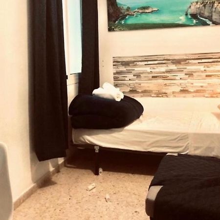 Low Cost Room Malaga Exterior photo